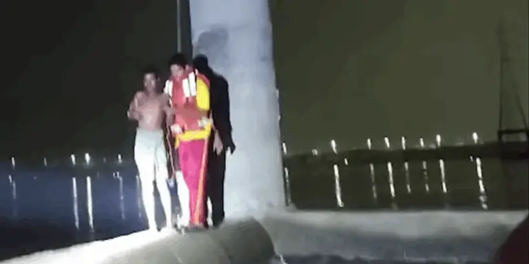 Man Stranded On Kathajodi River Tower In Kataka Rescued After 2 Hours