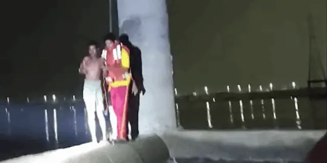 Man Stranded On Kathajodi River Tower In Kataka Rescued After 2 Hours