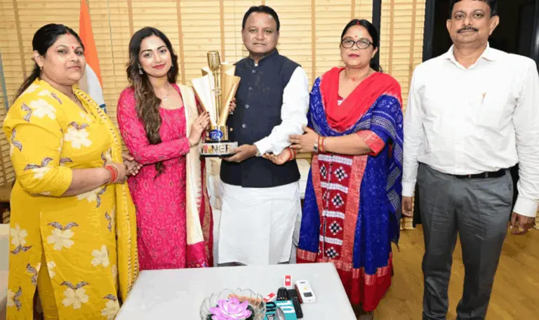 Odisha CM Felicitates Indian Idol Winner Jyotirmayee Nayak, Announces Rs 5 Lakh Cash Award