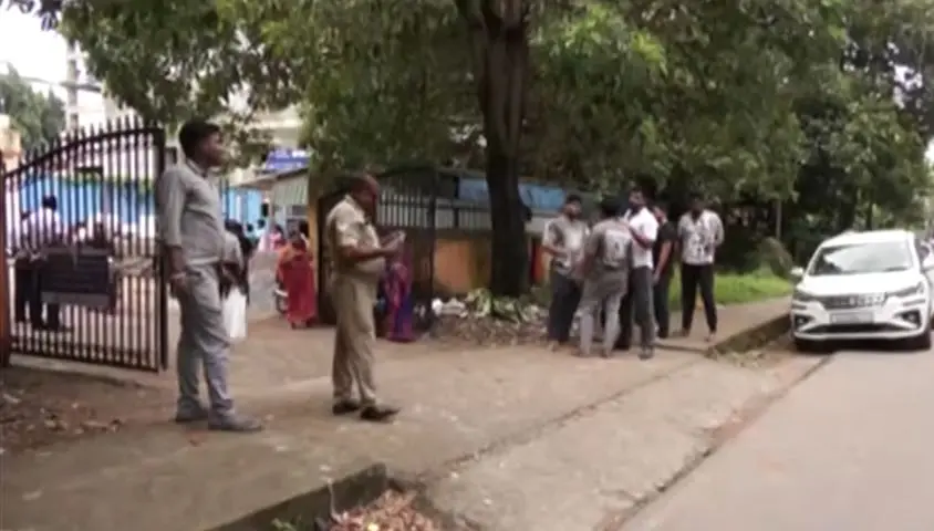24-Yr-Old Lab Technician Found Dead In Bhubaneswar; Syringe In Pocket Raises Suspicion