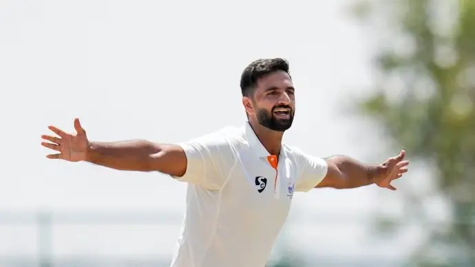Auqib nabi in India Test squad