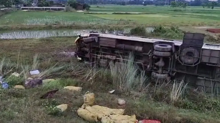 3 Critical As Daringbadi-Bhubaneswar Bus Overturns At Nayagarh Bypass