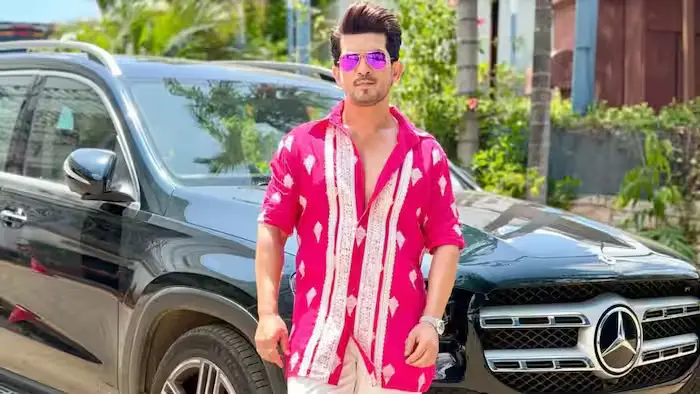 Actor Arjun Bijlani Escapes Major Injury In Car Accident