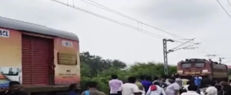 Locomotive Uncouples From Puranakatak-Bhubaneswar Express, Chugs Ahead