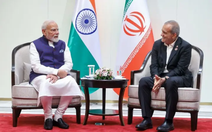 PM Modi Meets Iran President; Calls For Freedom Of Navigation And Seafarers’ Safety