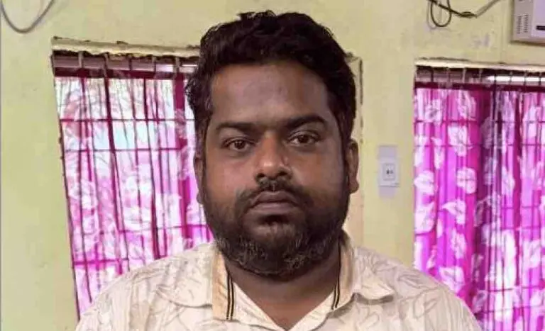 Odisha Vigilance Traps Official Extorting ASHA Worker Over Age Discrepancy
