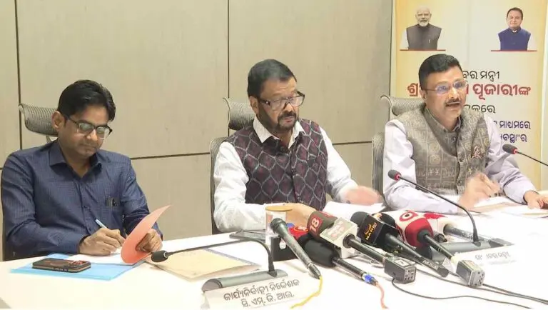 Odisha Citizens Can Now File Revenue Complaints Via WhatsApp; Know How