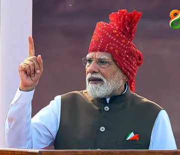 ‘Urdu Mein Tiranga’: Pawan Khera Takes Aim At PM Modi’s Attire After Red Fort Speech