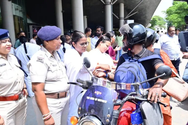 Law-Abiding Drivers Felicitated; Know More About Unique Road Safety Campaign Launched In Odisha On Rakhi Purnima