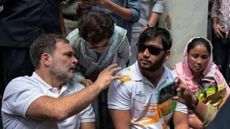 Rahul Gandhi with pellet victim