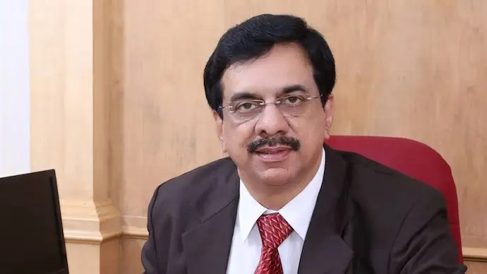 School owner Raju Davis