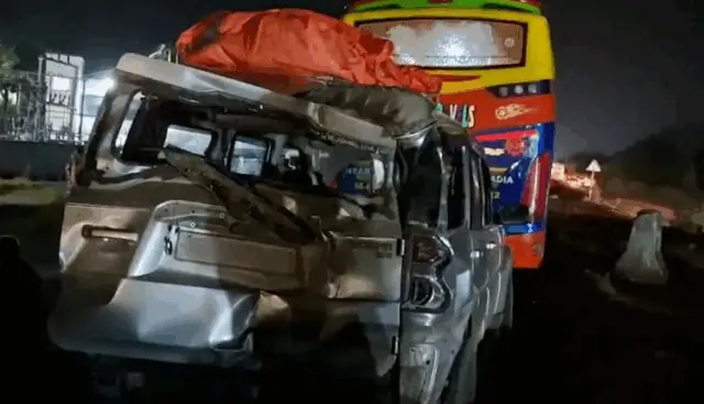4 Critical As Puri-Bound Tourist Bus Rams Into Cars In Odisha