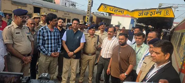 Bihar Facilitates Return Of 100 Maharashtra Pilgrims Stranded In Kathmandu Amid Nepal Floods