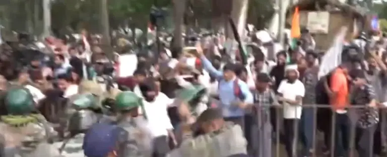 Police Use Water Canons, Lathicharge Protesting Students In Jharkhand