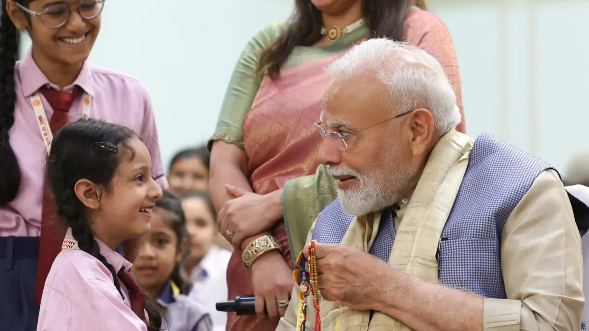 Here’s How Politicians Across India Celebrated Rakhi This Year