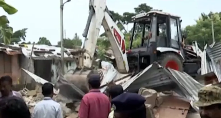 Bulldozers Roll Into Bhubaneswar’s Niladri Vihar To Clear 890 Transit Houses