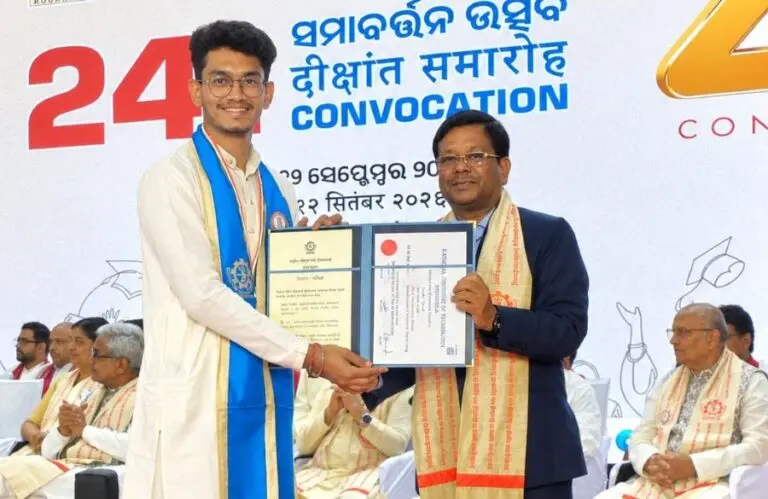 Dr Bansidhar Panda Gold Medal to Manas Nayak
