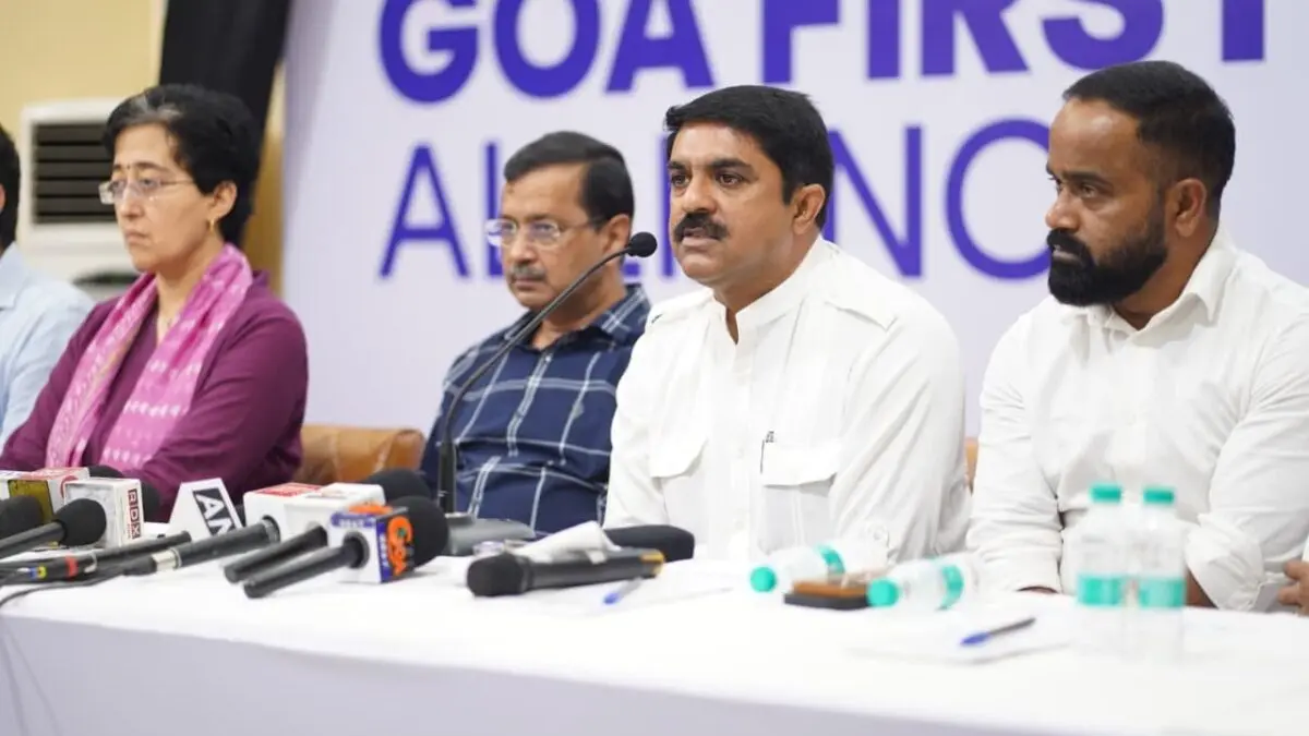 Kejriwal Visits Goa Forward Party Chief’s Home For Ganesh Puja Day After ‘Goa First’ Alliance Launch