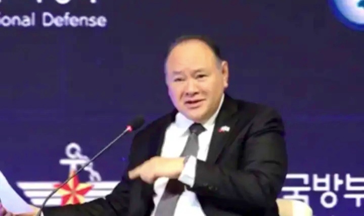 Phillipines Lashes Out At Beijing Over South China Sea Note
