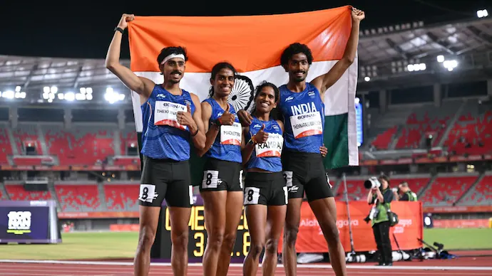 India mixed 4x400 relay silver