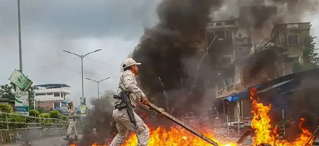 Violent Protests Rock Manipur’s Kangpokpi Over Alleged Detention Of Six Villagers