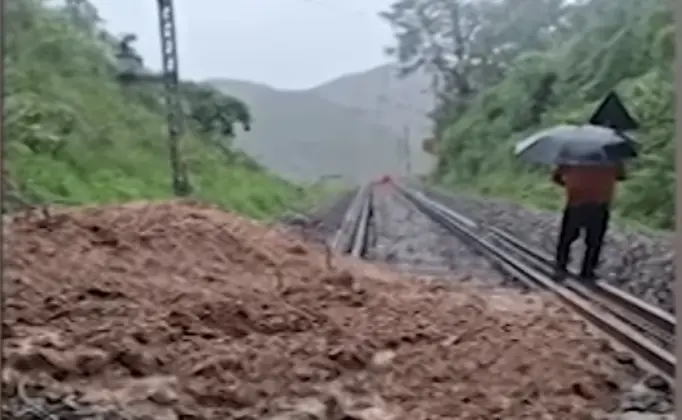 Trains Cancelled As Landslide Blocks Key Odisha–Chhattisgarh–Andhra Rail Link