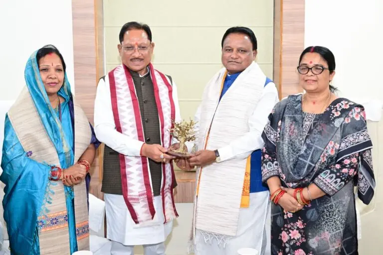 Chhattisgarh CM Meets Mohan Majhi In Bhubaneswar; Hopeful Of Early Resolution Of Mahanadi Issue