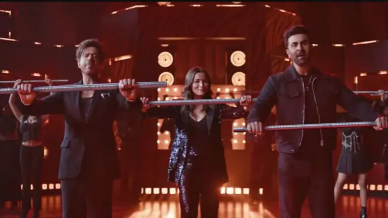 Shah Rukh Khan Teases Alia Bhatt, Gets Trolled By Ranbir Kapoor In New Ad; Fans React