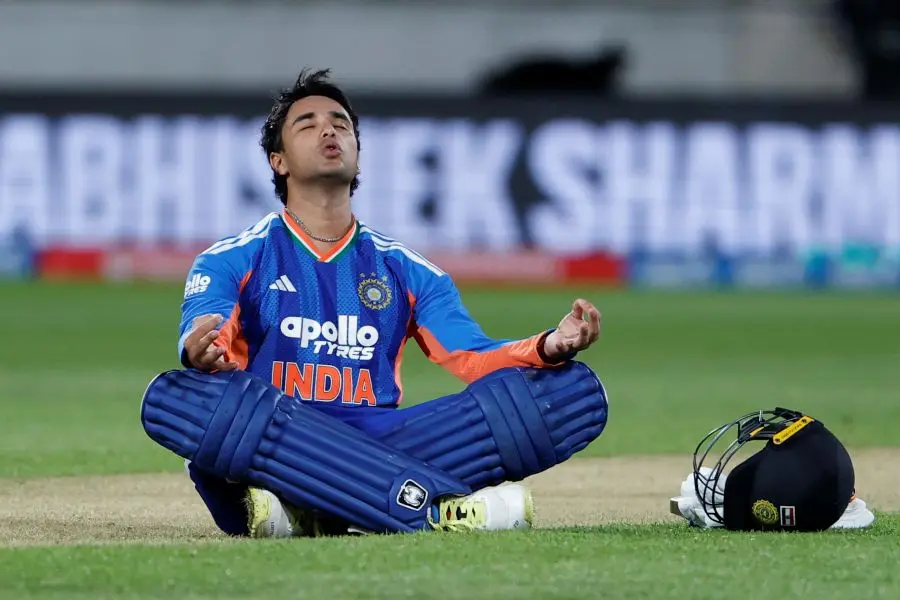 Abhishek Sharma 35-ball 100