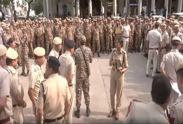 Delhi Police Turn Connaught Place Into Fortress Ahead of ‘Lehra Do Tiranga’ March