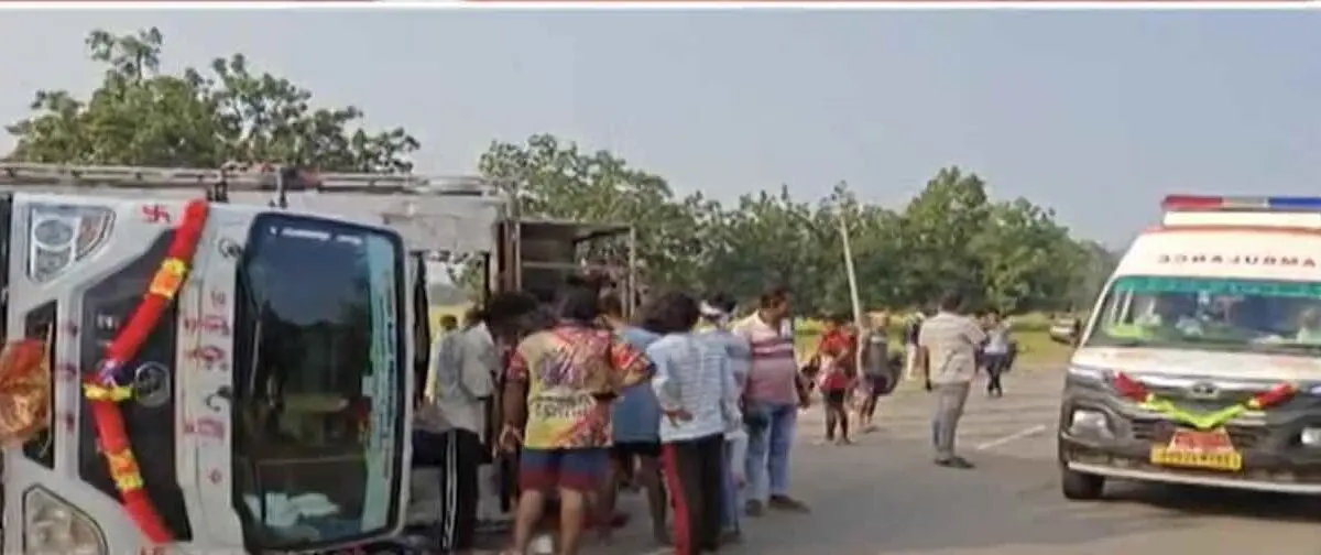 DJ Vehicle Overturns After Tyre Burst In Odisha’s Malkangiri; 1 Dead, Over 10 Injured