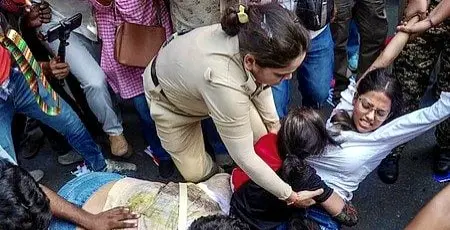 CRPF Officer Moves NHRC And Delhi Police On Alleged Ill-Treatment Of Women Protesters