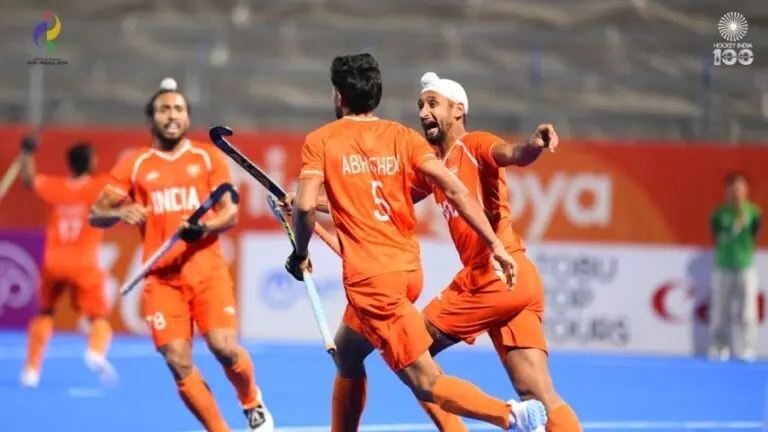 India bt Pakistan 4-3