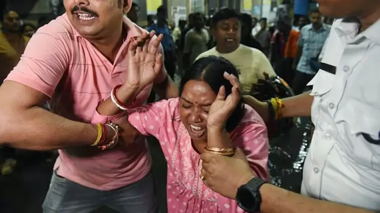 Kolkata Durga Puja pandal stampede