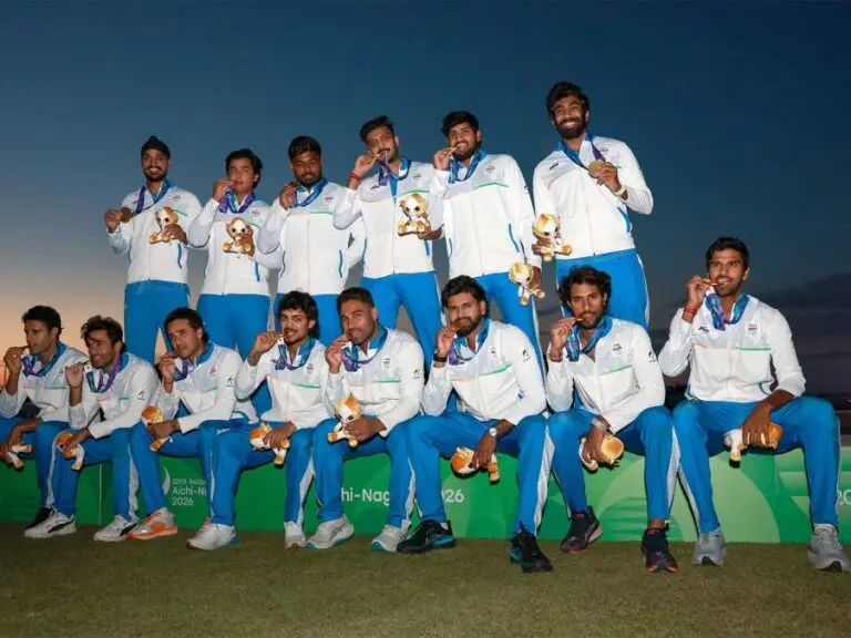 Men's cricket gold
