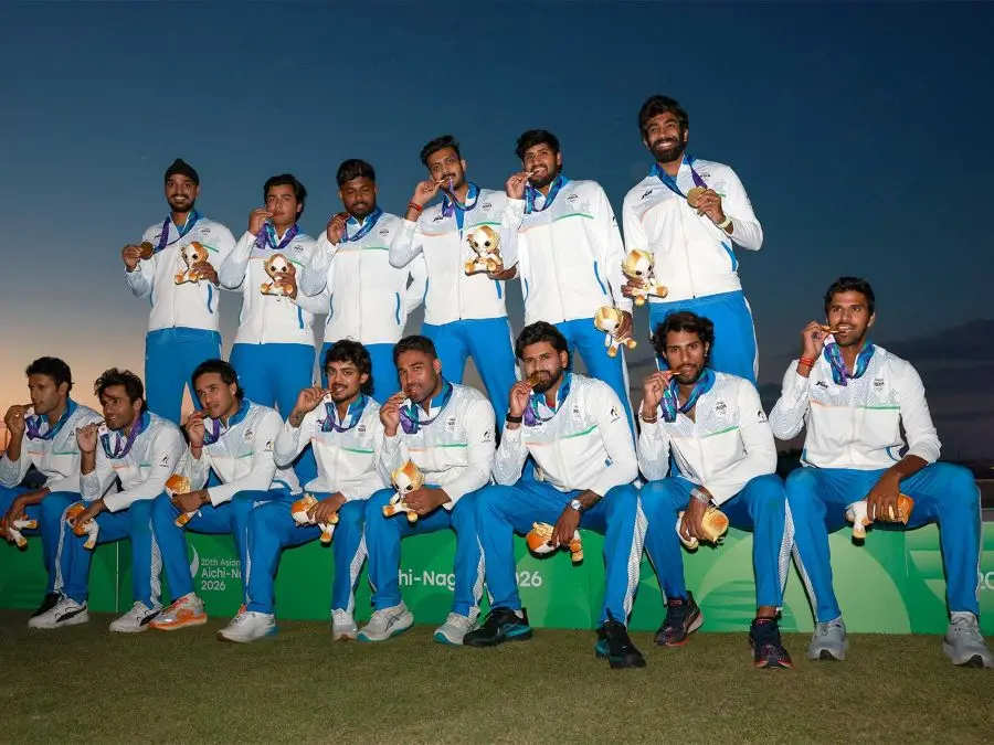 Men's cricket gold