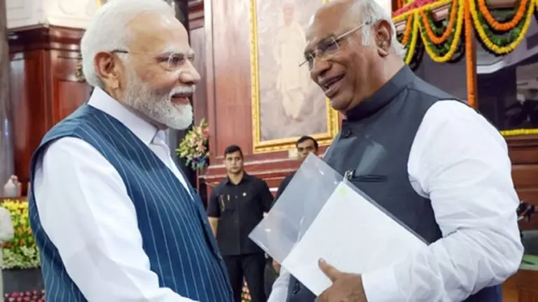 Modi, Kharge