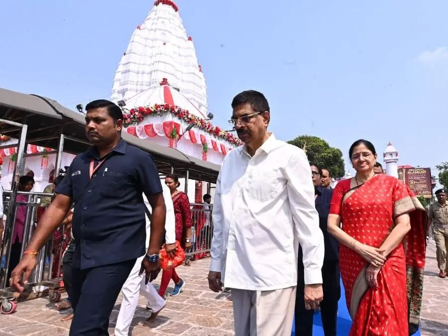 Odisha guv Hari Babu Kambhampati at Maa Samaleswari Temple