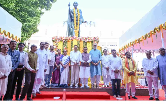 Perennial Source Of Inspiration: Odisha Pays Homage To Mahatma Gandhi & Lal Bahadur Shastri