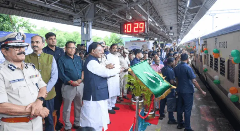 CM Mohan Majhi Flags Off Special Train From Bhubaneswar To Ekta Nagar For Rashtriya Ekta Diwas