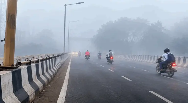 Bhubaneswar, Kataka Witness Season’s First Fog, Reduced Visibility Hits Traffic