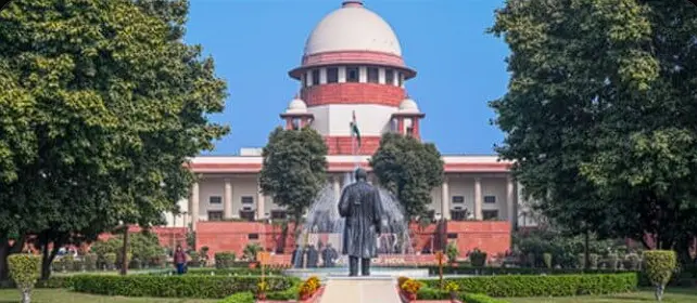 SC Orders Normal Metro, Rail Services In Delhi; Bars Illegal Detention Of Peaceful Protesters