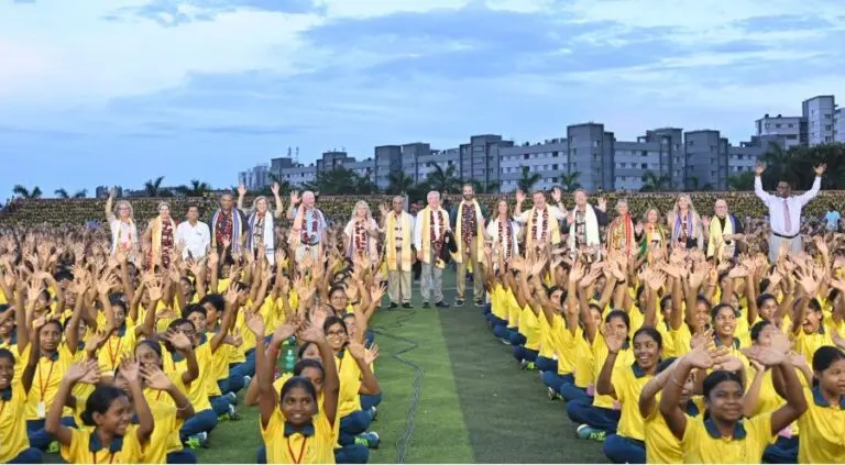 US mayors, senators visit KIIT, KISS