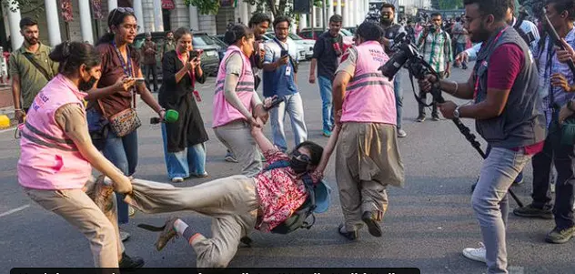 Supreme Court Seeks Explanation From Delhi Police Over Alleged Assault Of Women Journalists