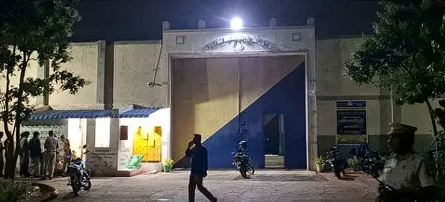 Tamil Nadu Jailbreak: 17 Inmates Overpower Staff, Escape Theni Sub-Jail; 4 Recaptured As Manhunt Intensifies