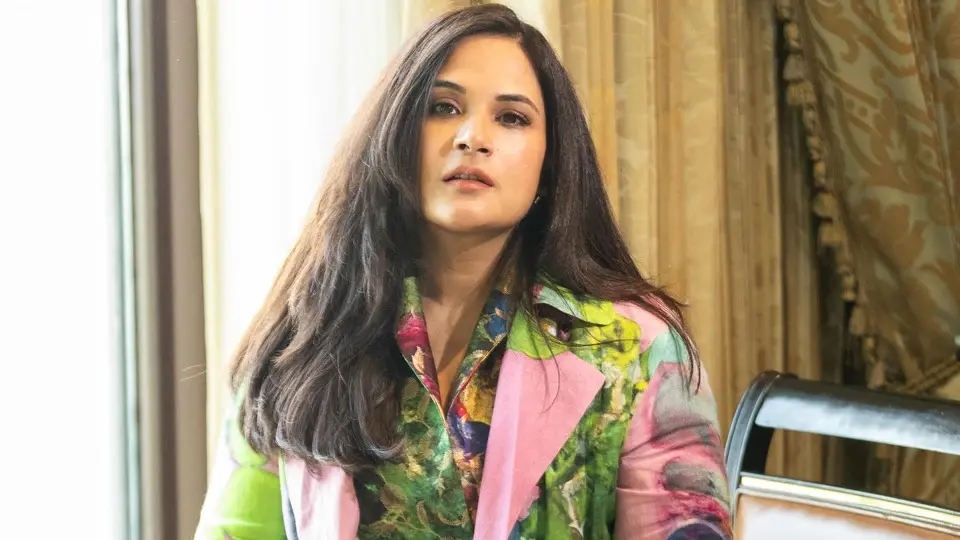 Richa Chadha Shares Makeup Tutorial To Evade Facial Recognition Amid Anti-CEC Protest